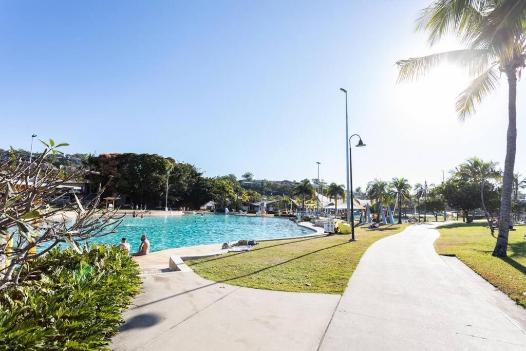 Ocean View 33A Studio Pool Ocean View Wifi แอร์ลีบีช ภายนอก รูปภาพ